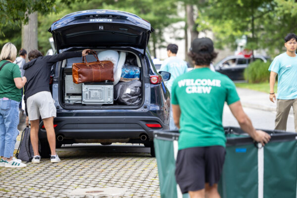 Students moving into Babson