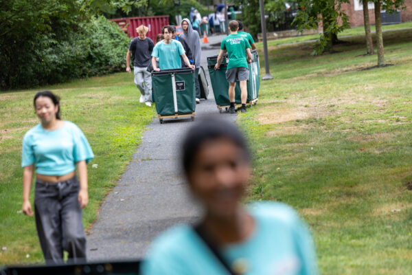 Students moving into Babson