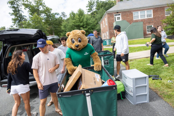 Students moving into Babson