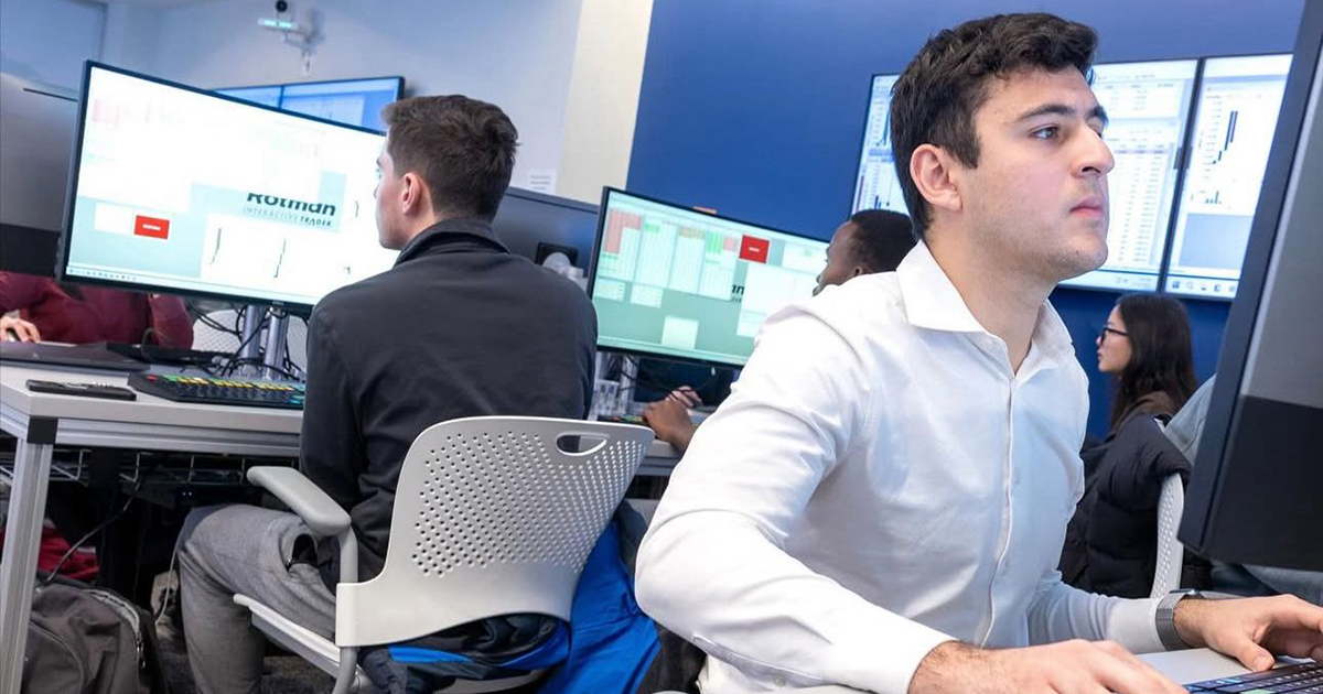 Babson graduate student at the Cutler Center finance lab