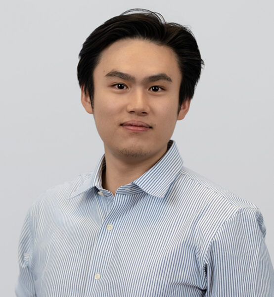 Headshot of Babson MSF graduate who earned a data analyst job.