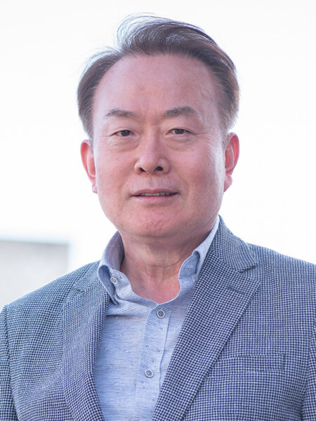 Headshot of John Yun