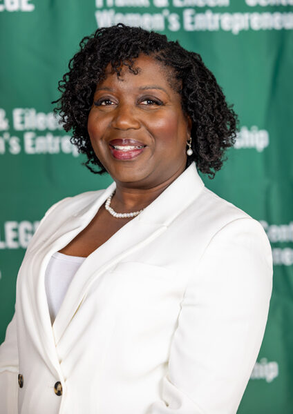 Headshot of Shakenna Williams